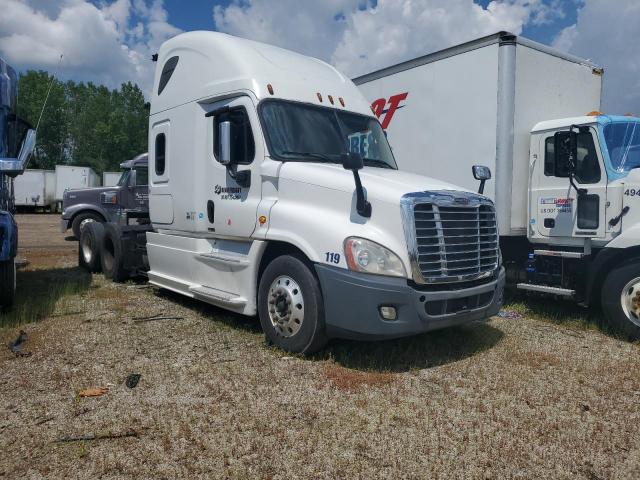  Salvage Freightliner Cascadia 1
