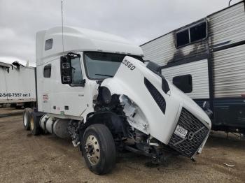  Salvage Volvo Vn