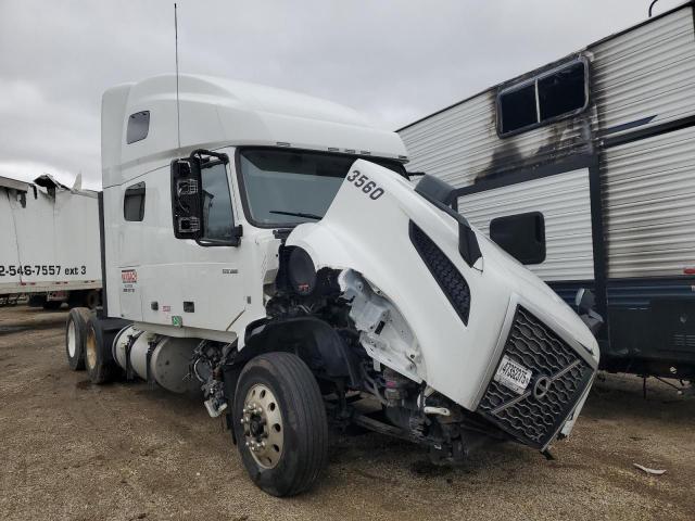  Salvage Volvo Vn