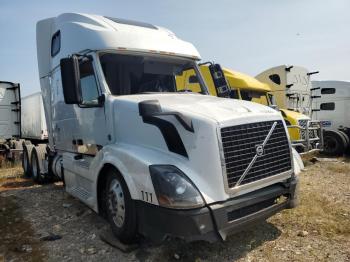  Salvage Volvo Vn
