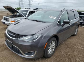  Salvage Chrysler Pacifica