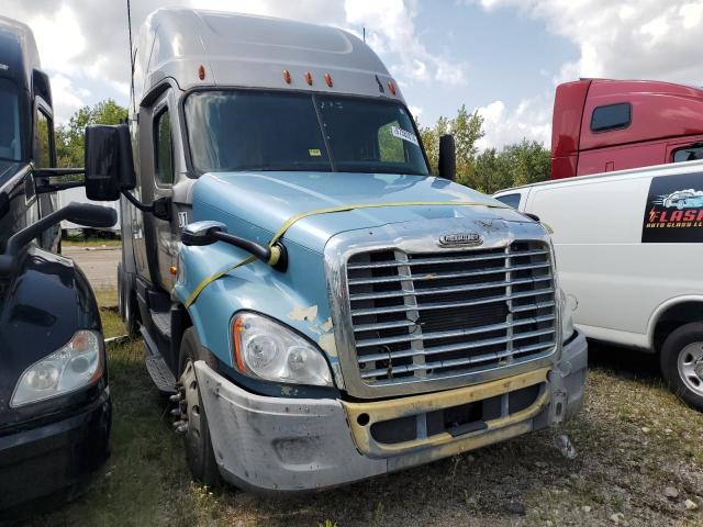  Salvage Freightliner Cascadia 1