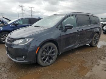 Salvage Chrysler Pacifica