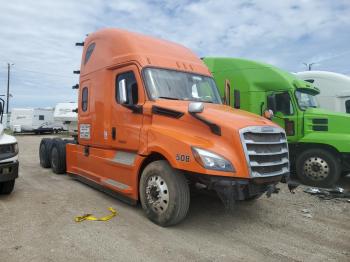  Salvage Freightliner Cascadia 1