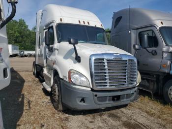  Salvage Freightliner Cascadia 1