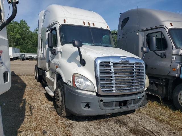  Salvage Freightliner Cascadia 1