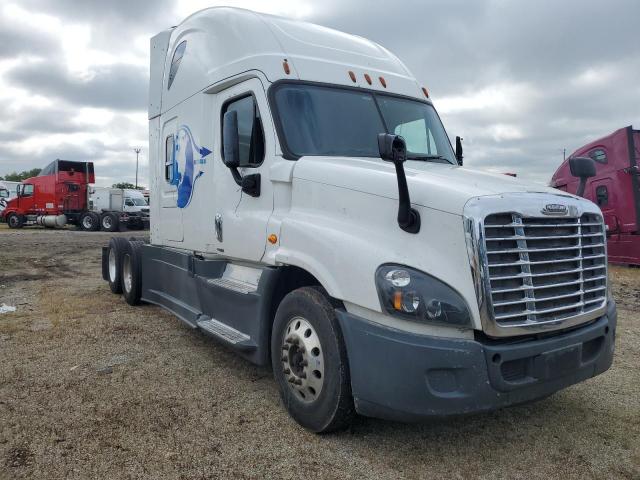  Salvage Freightliner Cascadia 1