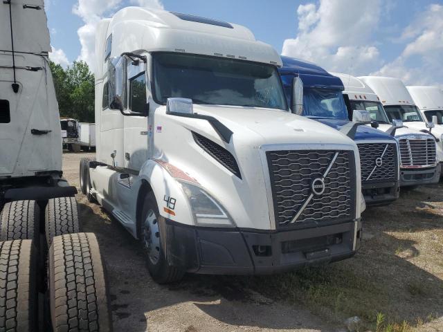  Salvage Volvo Vnl