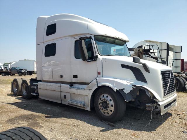  Salvage Volvo Vnl