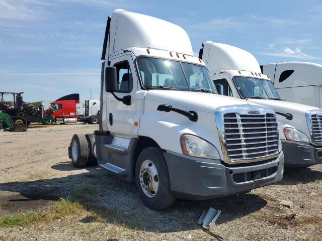  Salvage Freightliner Cascadia 1
