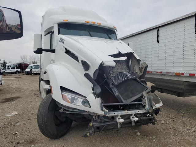  Salvage Peterbilt 579