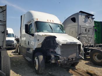  Salvage Freightliner Cascadia 1