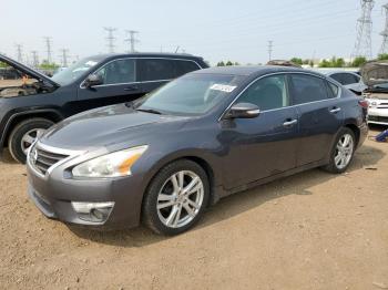  Salvage Nissan Altima