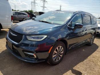  Salvage Chrysler Pacifica