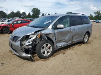  Salvage Toyota Sienna