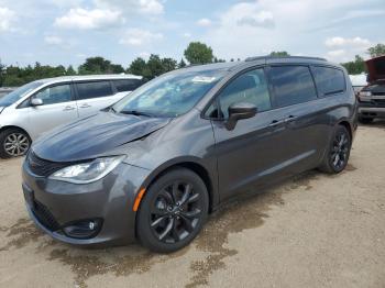  Salvage Chrysler Pacifica