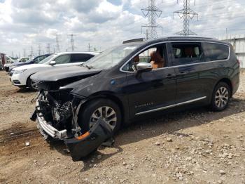  Salvage Chrysler Pacifica