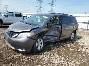  Salvage Toyota Sienna