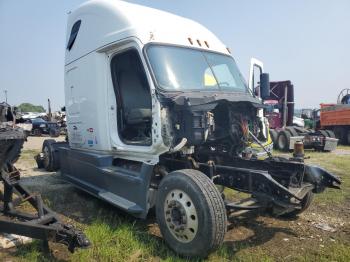  Salvage Freightliner Cascadia 1