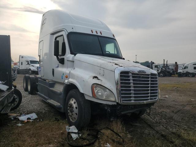  Salvage Freightliner Cascadia 1