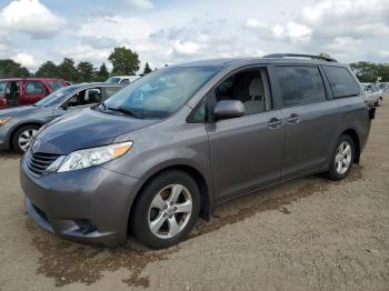  Salvage Toyota Sienna