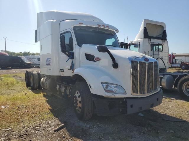  Salvage Peterbilt 579