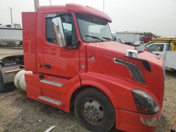  Salvage Volvo Vnl