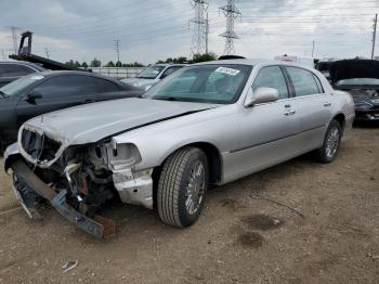  Salvage Lincoln Towncar
