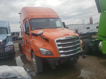  Salvage Freightliner Cascadia 1