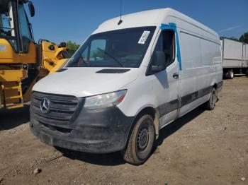  Salvage Mercedes-Benz Sprinter