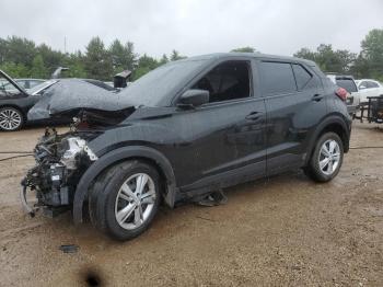  Salvage Nissan Kicks