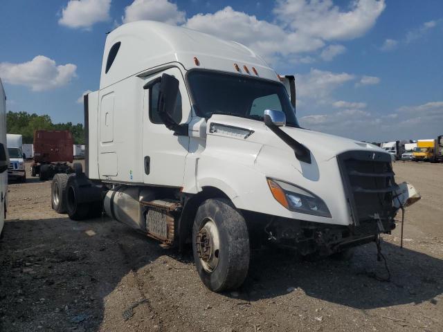  Salvage Freightliner Cascadia 1