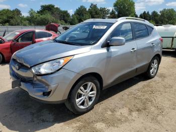  Salvage Hyundai TUCSON