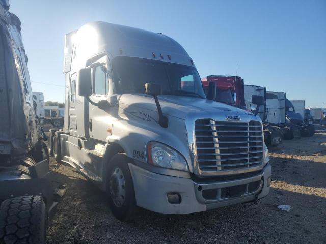 Salvage Freightliner Cascadia 1
