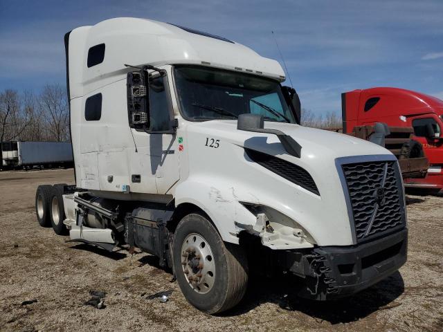  Salvage Volvo Vn