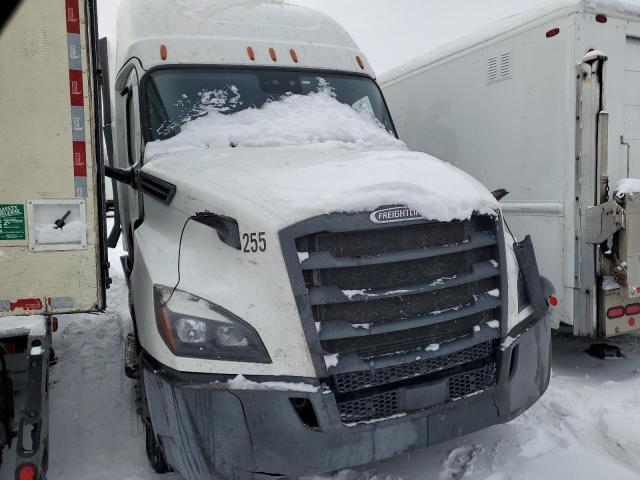  Salvage Freightliner Cascadia 1
