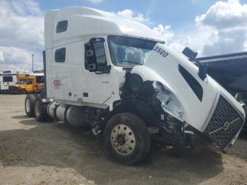  Salvage Volvo Vn
