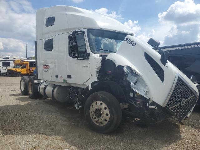  Salvage Volvo Vn