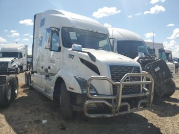  Salvage Volvo Vnl