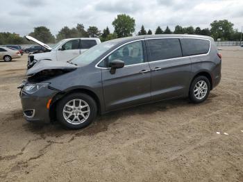  Salvage Chrysler Pacifica
