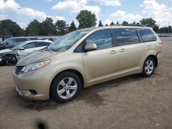  Salvage Toyota Sienna