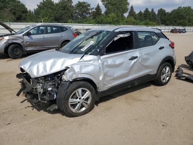  Salvage Nissan Kicks