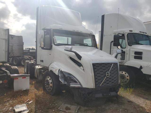  Salvage Volvo Vnl