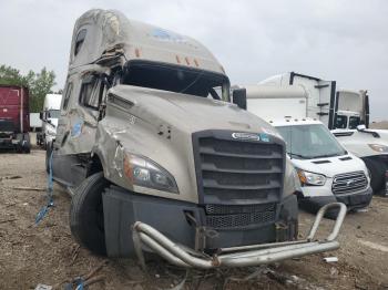  Salvage Freightliner Cascadia 1
