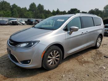  Salvage Chrysler Pacifica