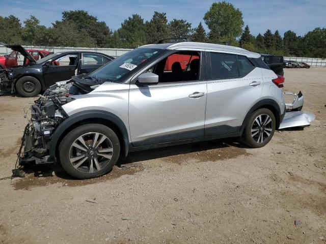  Salvage Nissan Kicks