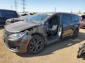  Salvage Chrysler Pacifica