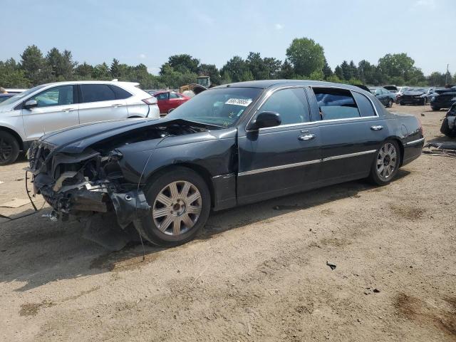  Salvage Lincoln Towncar