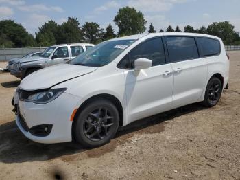  Salvage Chrysler Pacifica