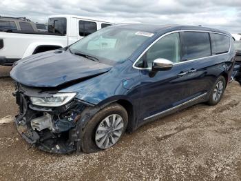  Salvage Chrysler Pacifica